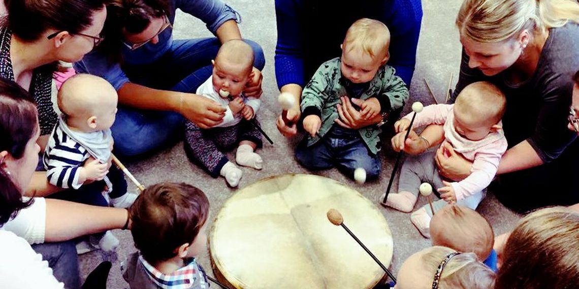 »Musik-Spielkiste für Kinder & Eltern« – Zwergal-Kurs (6 bis 16 Monate)