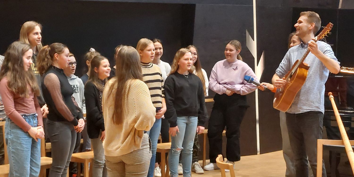 »Volksmusik in der Schule« – Eine schwungvolle Fortbildung für Lehrkräfte aller Schultypen und Klassenstufen