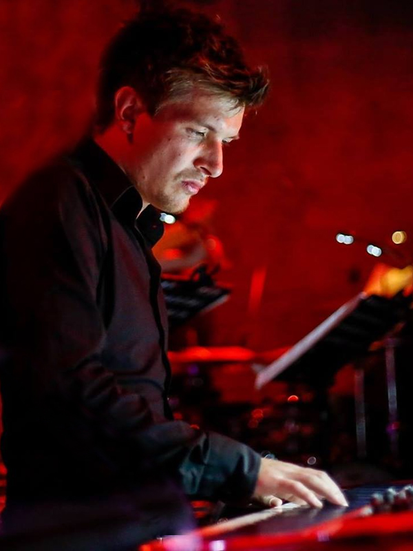 Thomas Kölbl Thomas Kölbl